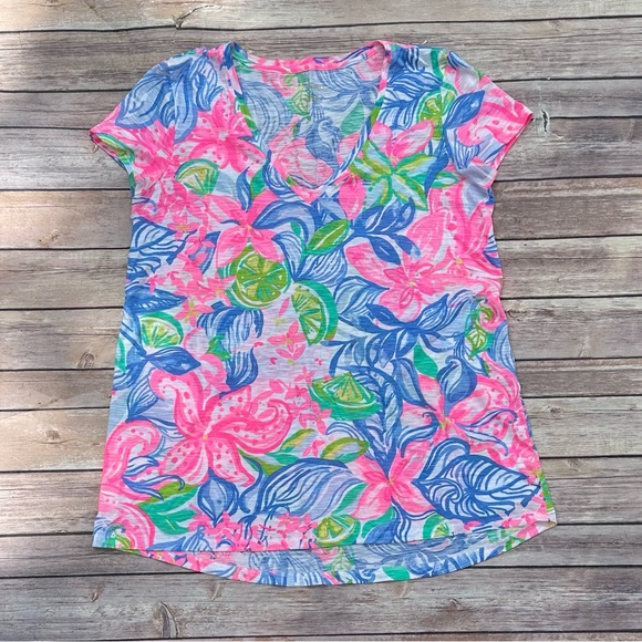 Lilly Pulitzer V-Neck Tee - Picture 1 of 9